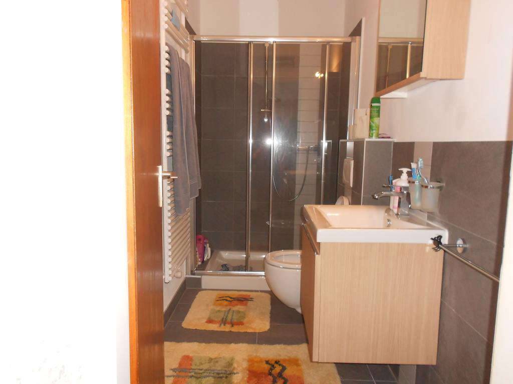 Appartamento Posmonte Agra Bilik gambar